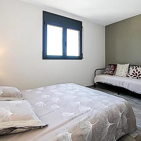 Esperanza Villa Vidreres